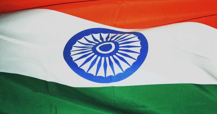 India forma base digitale per combattere Apple e Google
