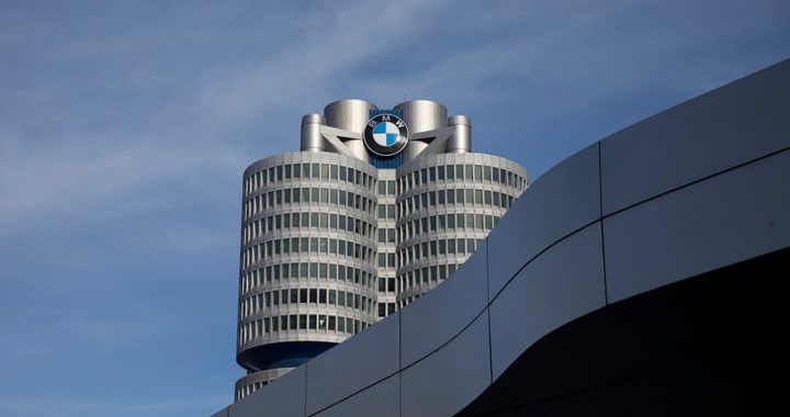 Stati Uniti, BMW richiama auto elettriche per rischio incidente