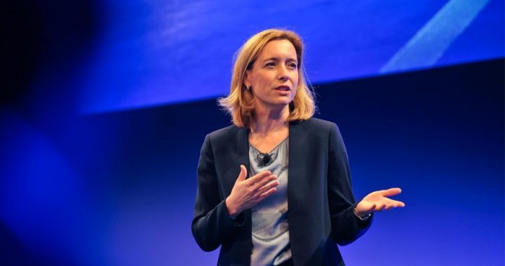 Mercedes-Benz, Sabine Scheunert sostiene le donne nel settore IT