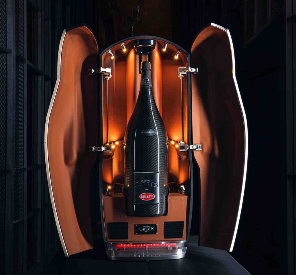 Bugatti e Champagne Carbon Reveal “La Bouteille Noire”
