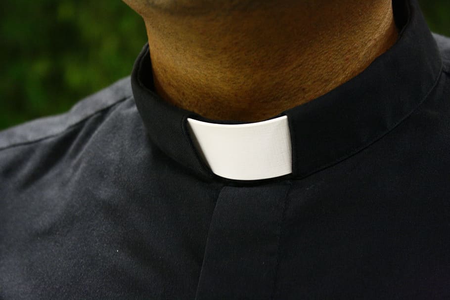 Spagna, Padre Francisco Bronchalo: Il sacerdozio non puo’ farlo chiunque