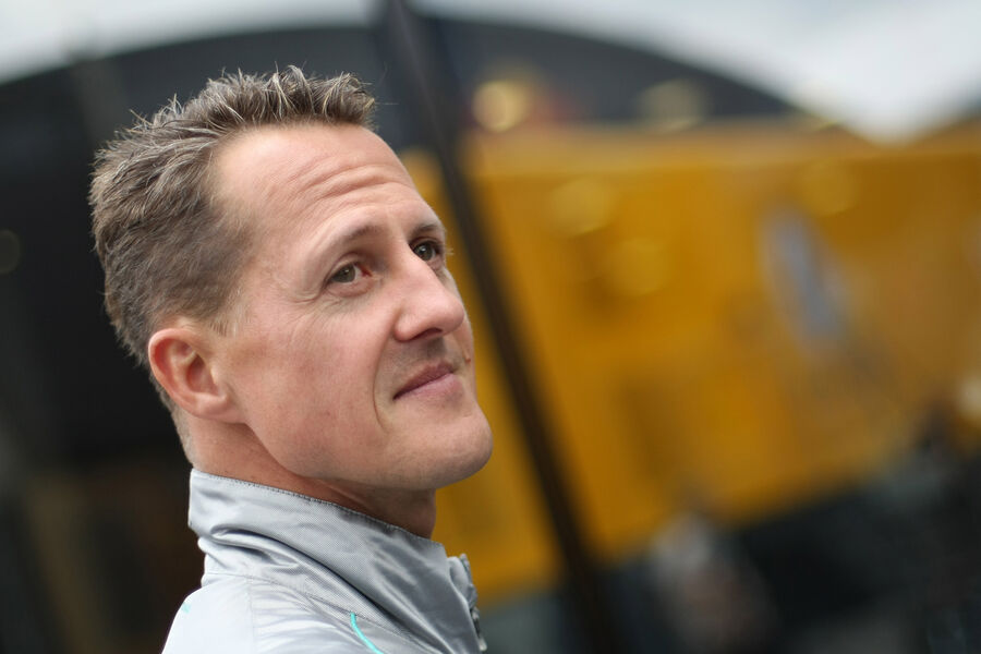Michael Schumacher ha compiuto 54 anni; fan e amici hanno inviato calorosi auguri