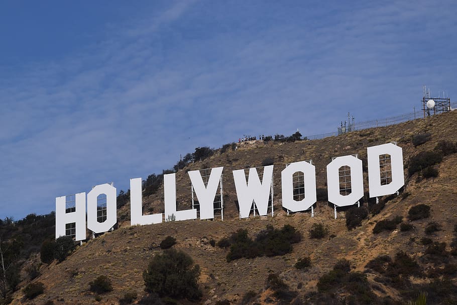 La celebre insegna di Hollywood compie 100 anni