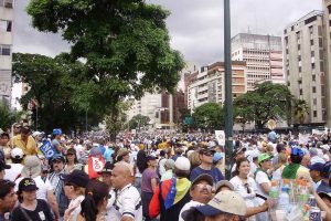 Venezuela ordina chiusura sua ambasciata in Ecuador